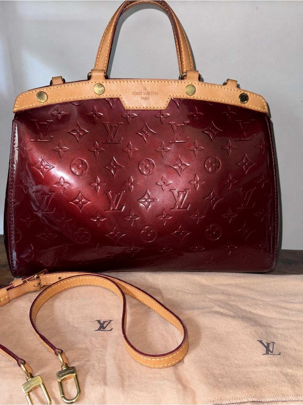 🔥Gorgeous Louis Vuitton Vernis Brea MM
